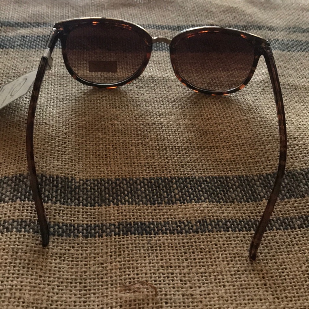 🌞NWT 🏝 Oscar De La Renta Sunglasses 🕶 - Picture 3 of 7